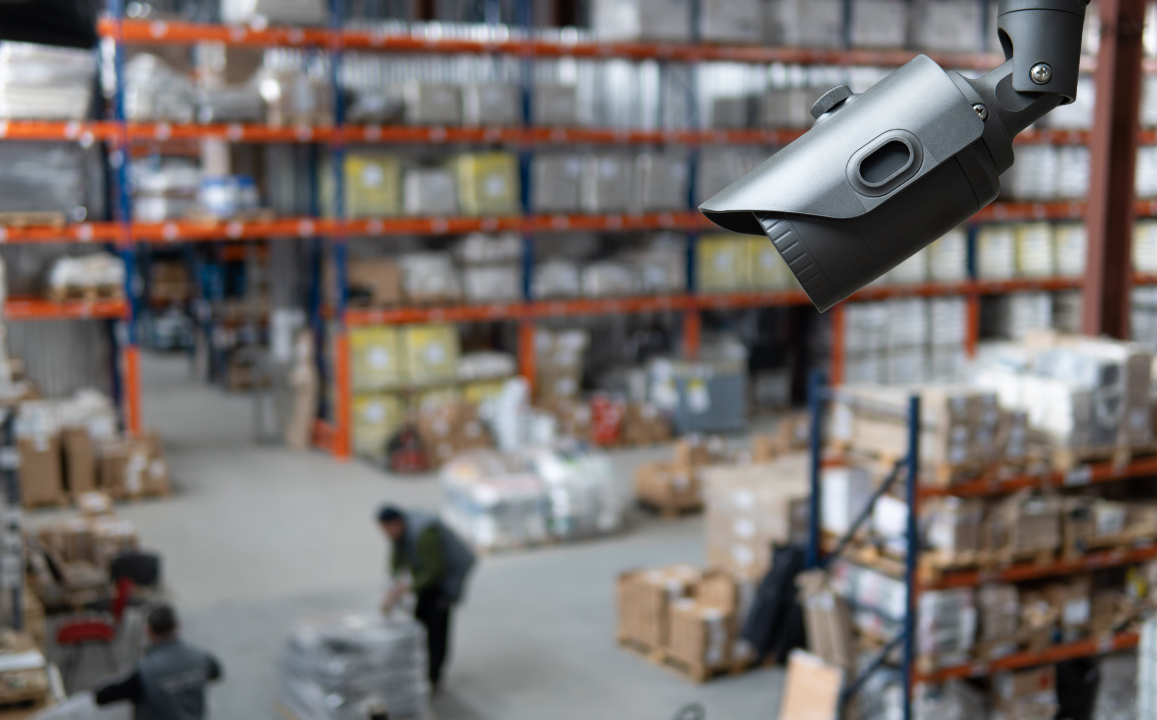 Система видеонаблюдения на складе с распознаванием сотрудников и контролем рабочих 
зон